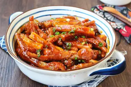 Hot chicken claws