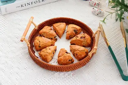 A simple, delicious cranberry scone