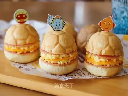 Mini football burger