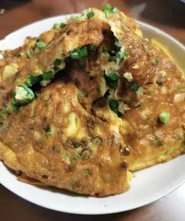 Garlic fried goose eggs