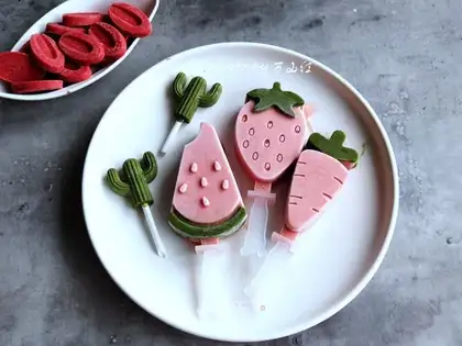 Strawberry chocolate ice cream
