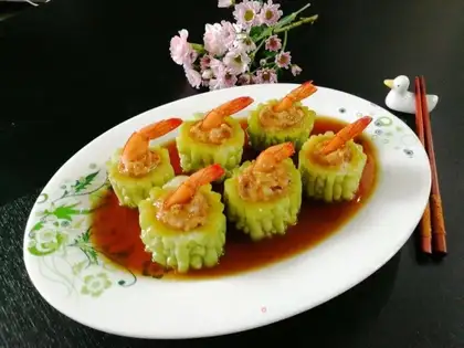 Shrimp with bitter melons