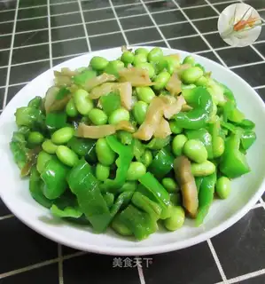 Scrambled with frowned peppers and beans