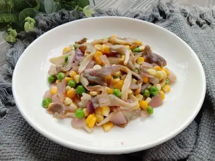 Plum mushrooms, corn beans