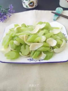Lily's a celery