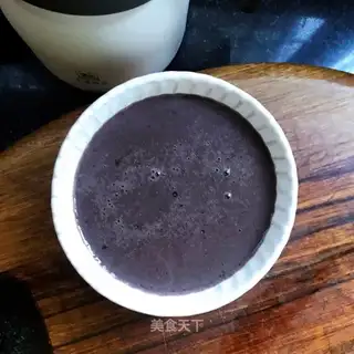 Red dates, three black rice paste