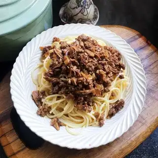 Puffy beef pasta