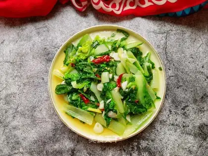 Olive oil and cabbage