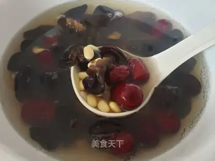 Black-middle-ear bean spoon