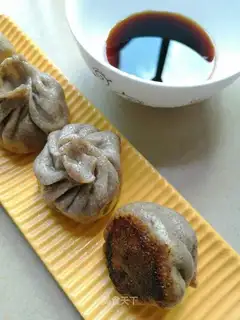 A barley-paste bun