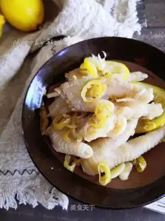 Lemon pine chicken claws