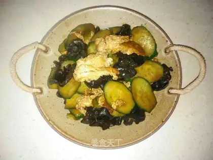 cucumber-mucked eggs