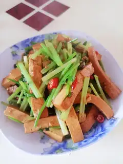 Celery fried beans