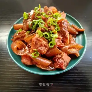 Pork-skin-burning potato