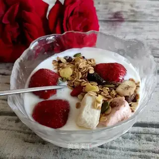 Strawberry oatmeal