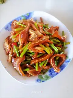 Garlic fried pigs