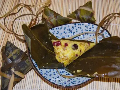 Yellow-rice red dates