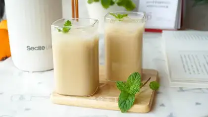 Iced milk tea