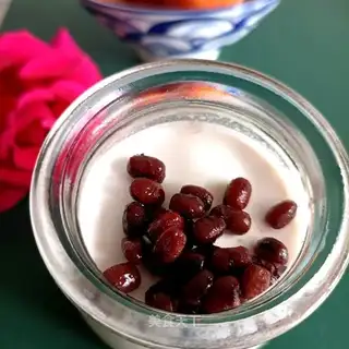 Homemade sweet yogurt