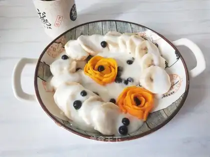 Banana mango yogurt