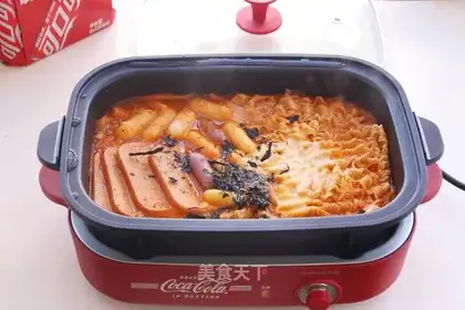 Cheese-year-old pasta pot