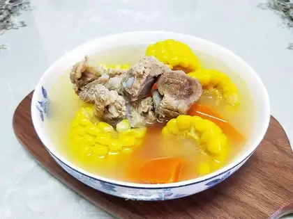 Corn carrot pigbone soup