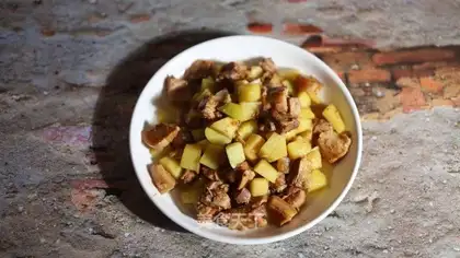 Five flowers and potatoes