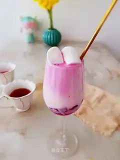 Flamingo milk tea