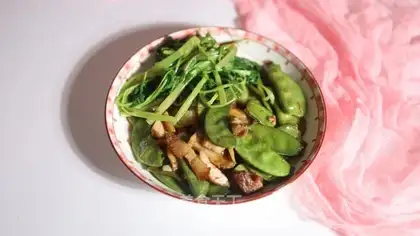 Five flowers and lentils