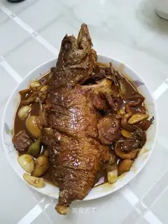 Red-fried sturgeon