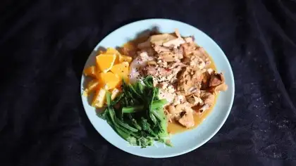 Red chicken and tofu