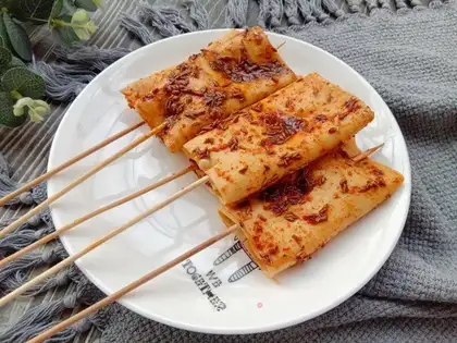 A thousand pork rolls