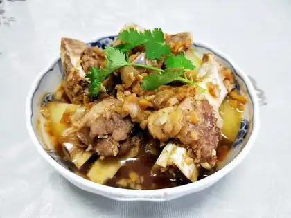The barrel bone steams potatoes