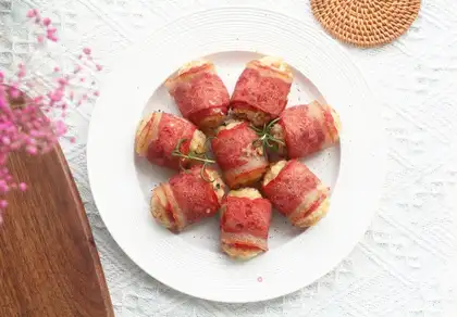 Puffed cheese bacon