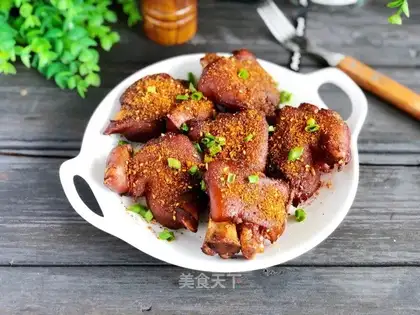 Spicy roasted pig hoof
