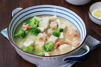 Shrimp tofu soup