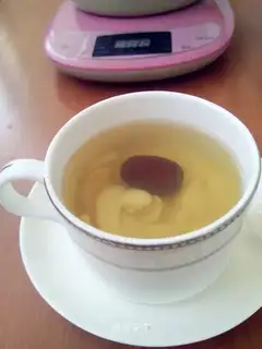 Lily's red-tree honey
