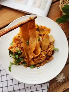 Egg sauce with wide noodles
