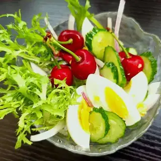 Pyramid egg salad