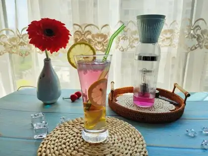 Black iced lemon tea