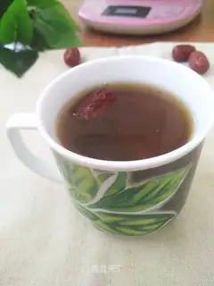 Yellow chrysanthemum tea