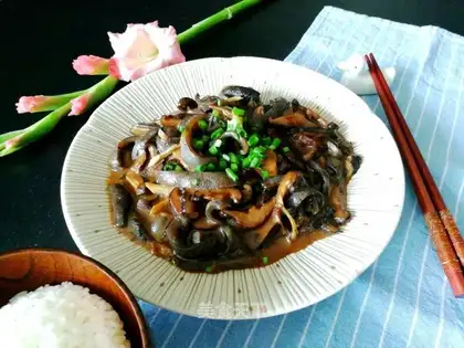 Ukan fried mushrooms