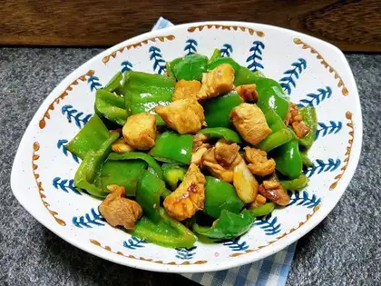 Chicken and pepper