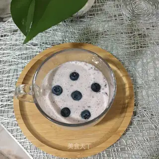 Blueberry yogurt cup