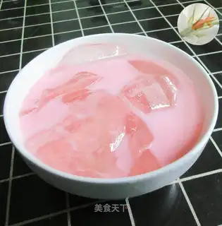 Strawberry fruit cream