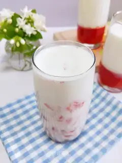 Watermelon freezes on milk