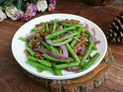 Onion bean fried meat