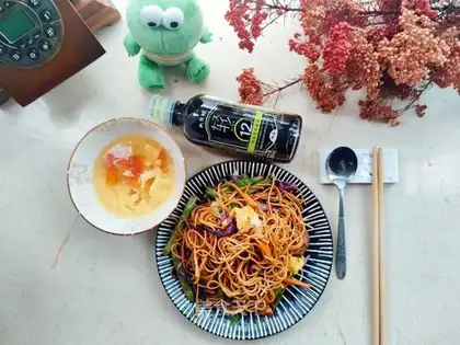Seven-colored noodles