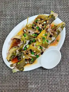 Garlic soybeans, cedar fish