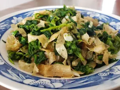 Scrambled spinach